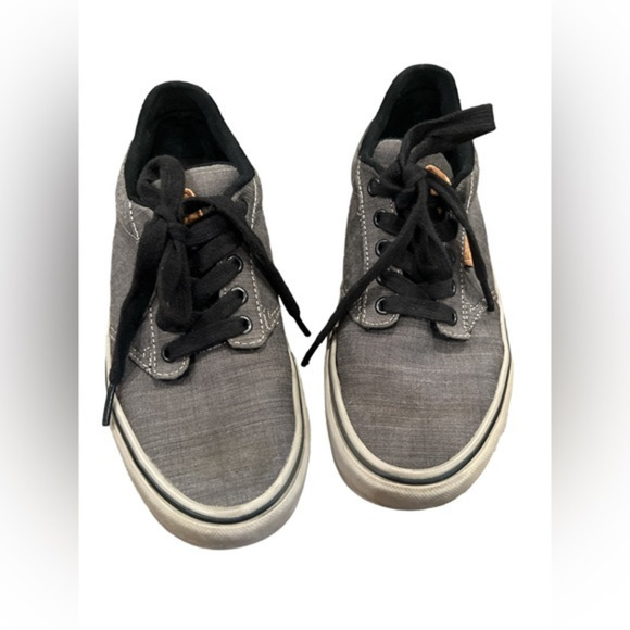 Vans - Picture 1 of 6